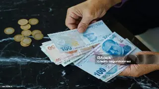 信用查询指南：掌握个人信用状况，提升深圳生活品质 poster